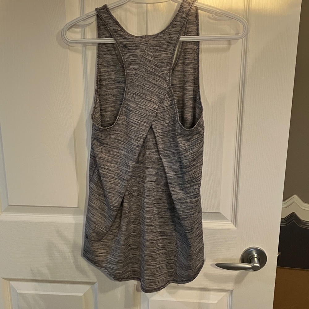 Lululemon Essential Tank - Picture 4 of 5